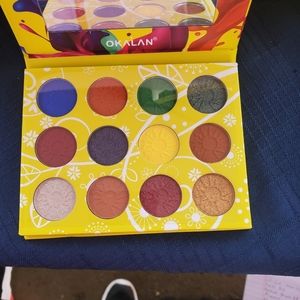 Okalan makeup pallet